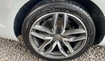 
									Carro Audi A4 Launch Edition full								