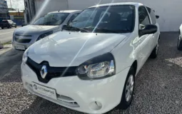 Renault Clio 2015 Ar Condicionado Trava e Vidros :: Financia sem Entrada